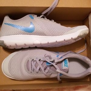 Womens nike tennis! New!